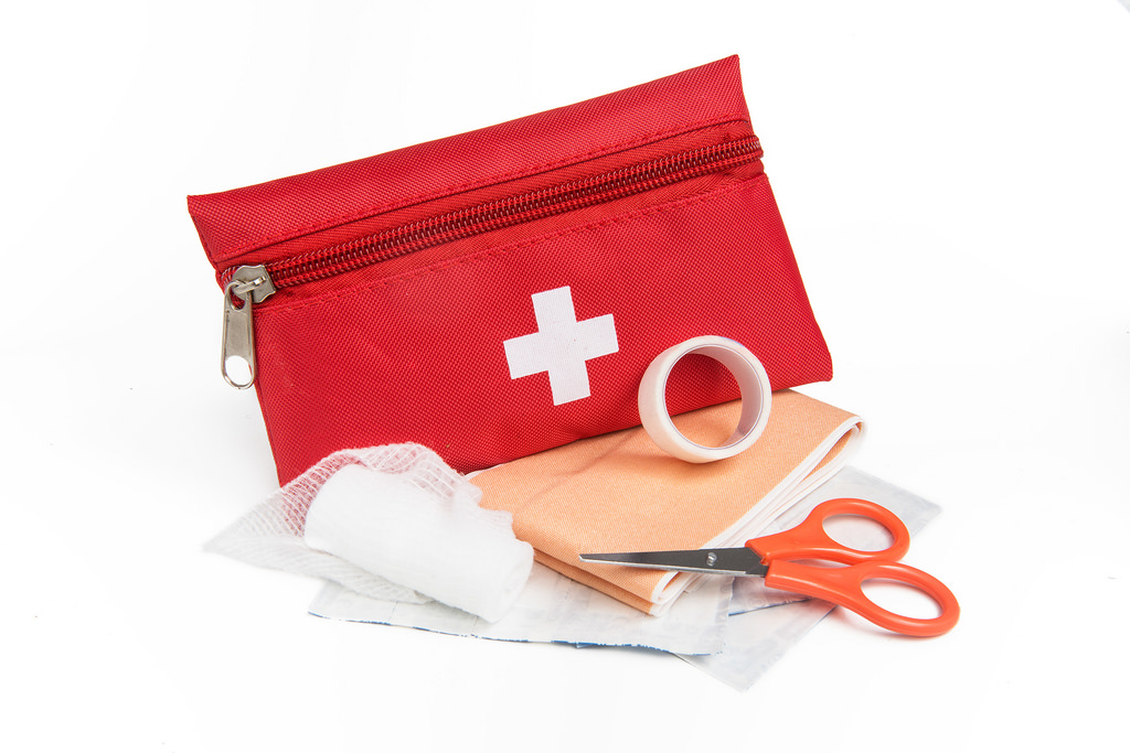 trousse de premiers secours en entreprise